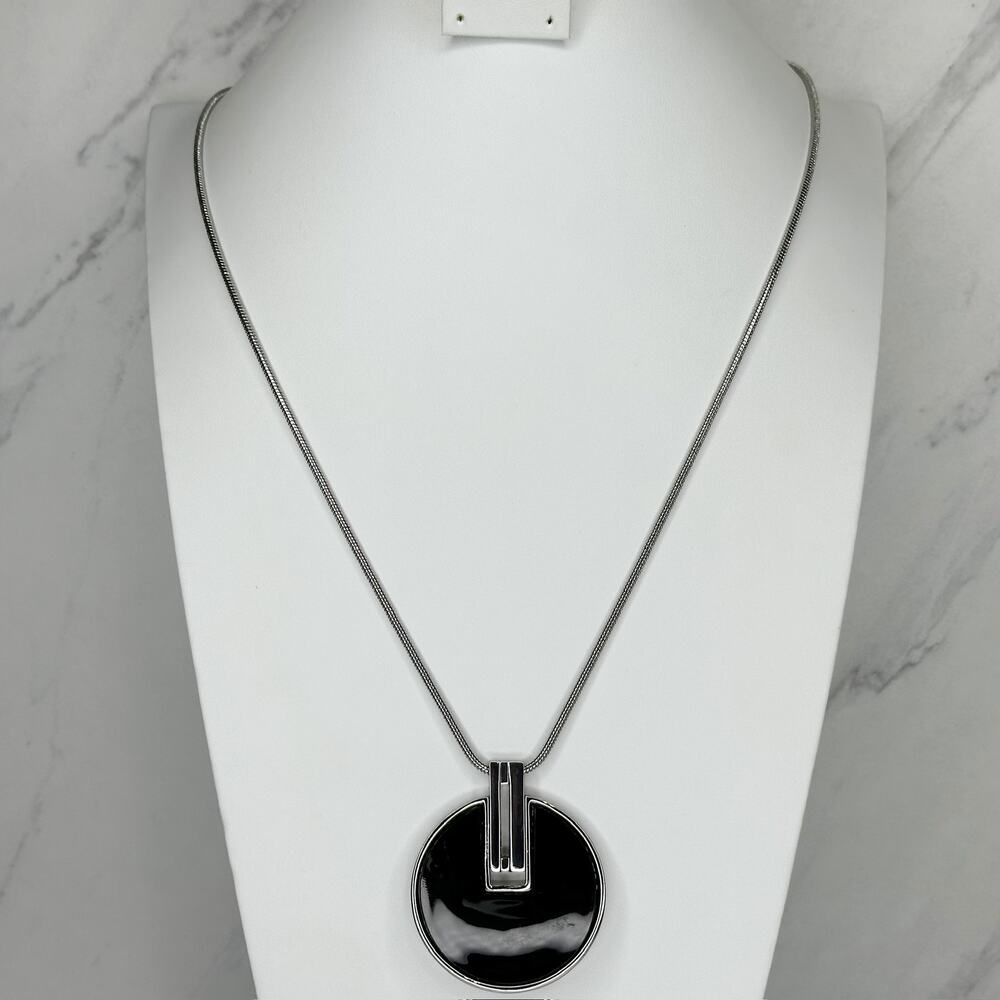 Chico's Reversible Black Silver Disc Pendant Necklace ✨